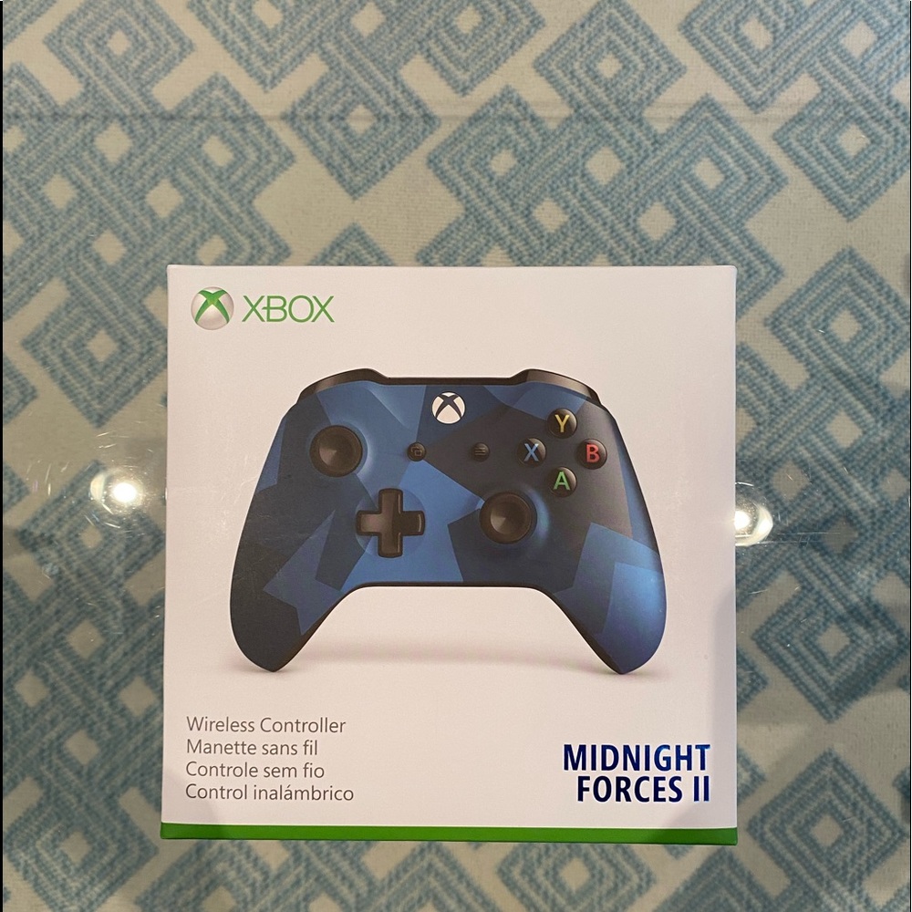 Xbox One Special Edition Midnight Forces II Wireless Controller